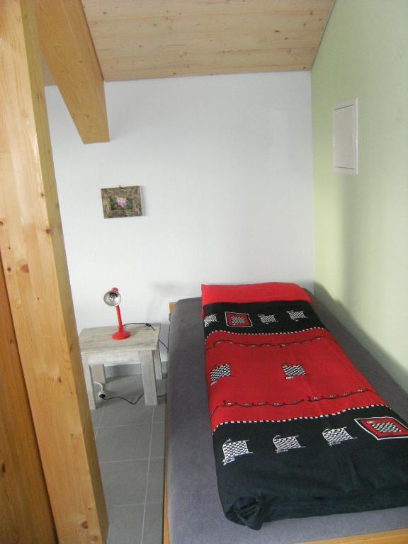 Appartement De Vacances Niederer La Cote-aux-Fees Ngoại thất bức ảnh